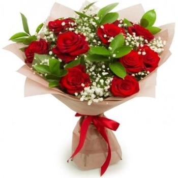 Ανθοδέσμη με κόκκινα τριαντάφυλλα με Ρούσκους και Γυψοφύλλη